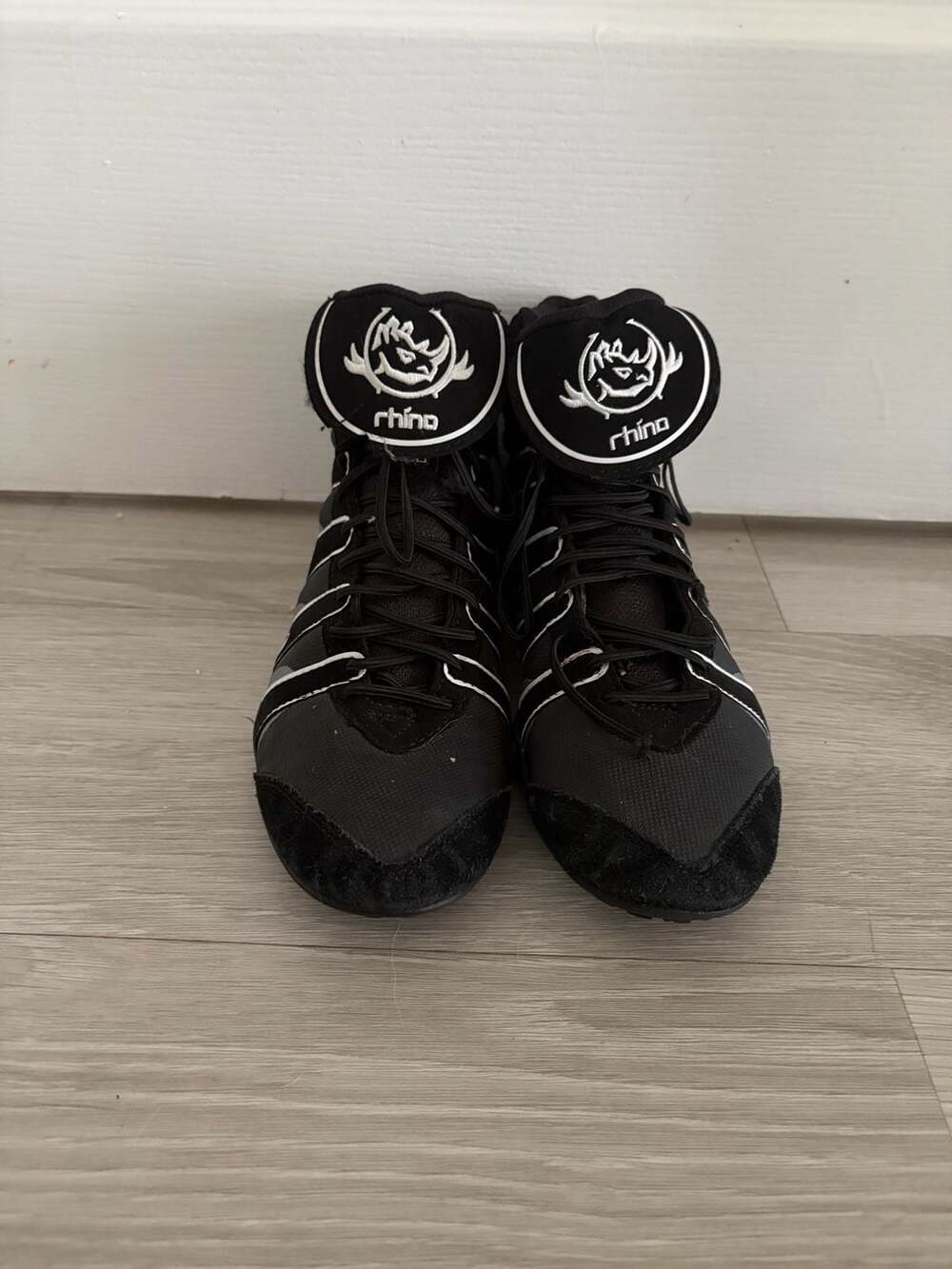 Rhino Black and White Wrestling Boxing Shoes Size USA 7 EUR 40